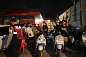Cegah Perang Sarung Berulang, Polres Blitar Kota Lakukan Patroli Amankan 11 Remaja