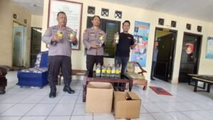 Ops Pekat Semeru 2024, 3 Penjual dan Puluhan Miras Siap Edar Diamankan Polsek Wates