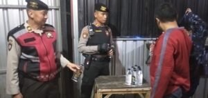 Gelar Operasi Pekat, Polres Kediri Kota Berhasil Amankan Puluhan Botol Miras