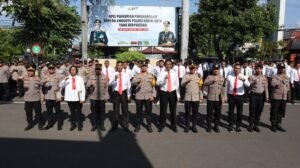 Kapolres Kediri Kota Berikan Penghargaan Kepada Personel Yang Berpretasi
