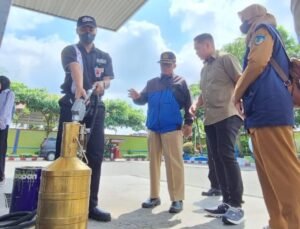 Jelang Mudik ,Team Gabungan Polres Kediri Kota Sidak SPBU Periksa Takaran dan Pastikan Stok BBM Aman