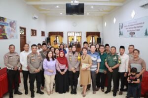 Polres Kediri Gelar Minggu Kasih  Bersama Jemaat GPDI Theos Ringinrejo
