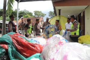 Lebaran Ketupat Polres Trenggalek Amankan 135 Balon Udara