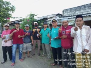 Pemerintahan desa adakan pendataan dan penertiban di kawasan jalan Pantura wilayah Desa Tambakrejo .