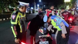 Cipta Kondisi, Polres Kediri Kota Gelar Razia Kendaraan Yang Menggunakan Knalpot Tidak Sesuai Spektek