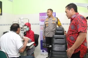 Bakti Kesehatan, Polres Kediri Kota Bersama RS Bhayangkara Kediri Gelar Screening Pasien Katarak