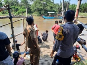Flushing Alias Pladu, Polisi Kota Kediri Beri Himbauan Pada Warga Pencari Ikan Mabuk