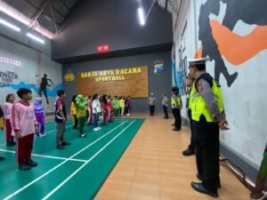 PROGRAM POLISI CILIK SATLANTAS POLRES KEDIRI AJARKAN DISIPLIN ANAK SEJAK USIA DINI