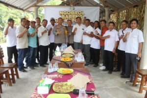 Jaga Kamtibmas, Kapolres Kediri Kota Ajak Warga Blimbing Mojo Kediri Ngobrol Bareng
