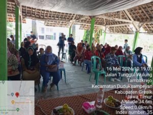 Pemerintahan Desa adakan rapat sosialisasi tata tertib bagi pemilik warung di jalan Pantura wilayah Tambakrejo .