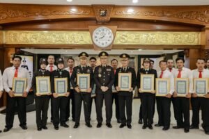 Kapolres Kediri Kota Terima Penghargaan dari Kapolda Jatim di Hari Lahir Pancasila I Juni 2024