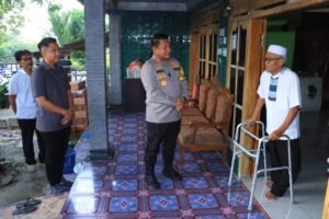 Disambut Haru, Kapolres Ngawi Kembalikan ke Pemilik Pick Up yang Hilang Ditemukan Polisi