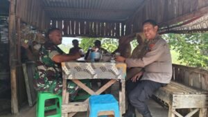Jalin Kedekatan dengan Warga, Kapolsek Kandangan Imbau Jaga Kondusifitas Kamtibmas Jelang Pemilukada