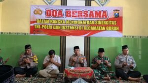 TNI-Polri di Gurah Gelar Doa Bersama Pemerintah Kecamatan Tingkatkan Sinergitas dan Silaturahmi