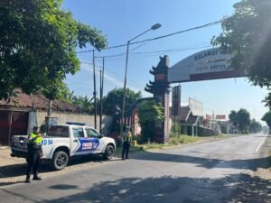 Cegah Laka Lantas Kanit Gakkum Satlantas Polres Kediri Patroli Preventif Sampai Perbatasan Jombang – Kediri