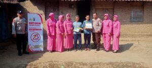 Bakti Sosial, Polsek Puncu dan Bhayangkari Salurkan Paket Sembako
