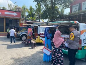 Polres Jember Gandeng Dispenduk Beri Layanan Keliling untuk Masyarakat