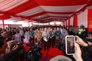Kapolda Jatim Pimpin Baksos dan Bakkes Serentak di Ponorogo Sambut Hari Bhayangkara ke – 78