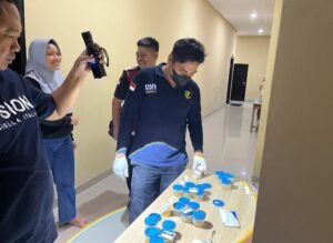 Polres Sumenep Amankan Puluhan Dos Berisi Miras Dari Dua Cafe, 34 Pengunjung Ditest Urine