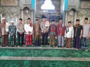 Tanggal 05 Juli 2024 Kapolsek menganti AKP Roni Ismullah, S.H.,M.M,laksanakan kegiatan Khutbah Jum’at