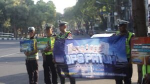 Jelang Operasi Patuh Semeru 2024, Polres Kediri Kota Sosialisasi Blusukan di Sejumlah Tempat
