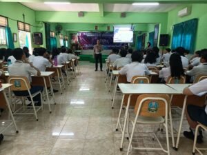 Polres Kediri Kota Ajak Pelajar Tertib Berlalu Lintas Melalui Program Police Goes To School