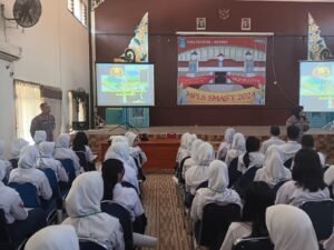 Srikandi Polres Kediri Kota Ajak Pelajar Stop Bulying dan Bijak Bermedia Sosial Lewat MPLS