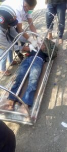 Seorang pengendara sepeda motor di duga mengalami kecelakaan tunggal di wilayah Desa Ambeng-Ambeng .