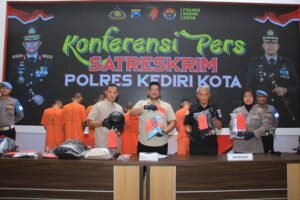 Polres Kediri Kota Amankan Pelaku Penculikan dan Penusukan di Kota Kediri