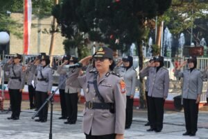 Rangkaian HUT Ke – 76 Polwan, Polwan di Kota Kediri Peringati Dengan Ziarah Makam Pahlawan