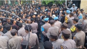 Kapolres Kediri Kota Ucapkan Terima Kasih Kepada Masa Aksi Telah Menjaga Kondusifitas