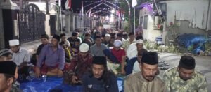 Peringati hari ulang tahun kemerdekaan republik Indonesia ke 79 . RT 05A adakan tahlil bersama .