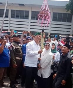 Pecahnya Kendil Sebagai Bukti Awal Atas Hancurnya Bumbung Kosong Demi Tegaknya Demokrasi di Kabupaten Kediri