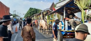 Polres Kediri Lakukan Pengamanan Parade Cikar Peringatan HUT RI ke-79 di Ngasem