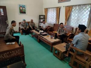 Kapolsek Mojoroto Kompol Ernawan, S.H., Sambang Silaturahmi Dengan KH Abu Bakar Abdul Jalil (Gus Ab)