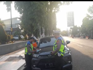 Sat Lantas Polres Kediri Kota Mulai Tilang Tiga Belas Kendaraan di Kawasan KTL, AKP Afandy: Parkir Liar Fokus  Utama Kami!!