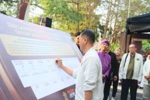 Polres Kediri Kota Kawal Kirab Maskot Pilkada 2024