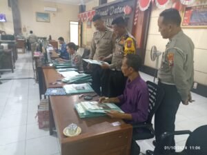 Samsat Kediri Kota Layani Para Wajib Pajak Dengan Sepenuh Hati