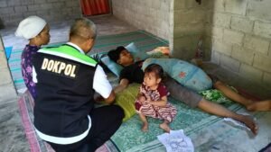 Polres Kediri Beri Trauma Healing Bagi Korban Keracunan Massal di Badas