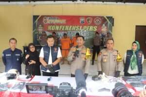 Polresta Sidoarjo Amankan 2 Pria yang Pamer Senpi Rakitan di Medsos