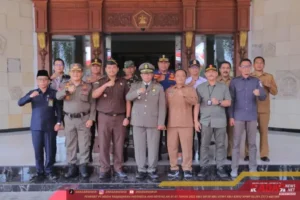 Disambut Khidmat Sekda Gresik Achmad Washil, Kirab Bendera Pataka Jer Basuki Mawa Beya Usung Tema Sigap Pilkada Damai