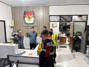 Antisipasi Gangguan Kamtibmas Jelang Detik-Detik Pelantikan Presiden dan Wapres ,Polres Kediri Kota Gelar Patroli Gabungan Skala Besar