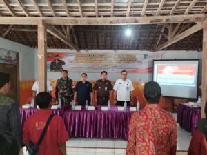 Warga Desa Pagung Dapat Arahan Sosialisasi Sadar Hukum Dari Satgas TMMD 122