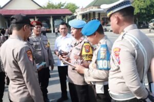 Cegah Judol di Intern,Propam Polres Kediri Periksa HP Anggota
