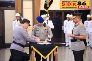 Kapolri Pimpin Serah Terima Jabatan 6 Pejabat Tinggi Polri