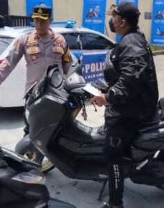 Viral Pria Arogan Tantang Duel Kabag Ops Polres Kediri Kota Saat Bertugas
