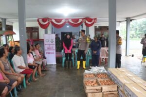 Polres Malang Salurkan Bantuan untuk Warga di Tiga Kecamatan Terdampak Banjir
