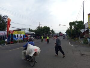 Polres Nganjuk Maksimalkan Pengamanan Lalu Lintas dalam Operasi Lilin Semeru 2024