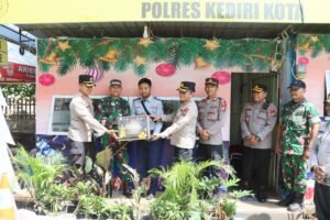 Sinergisitas TNI – Polri di Kota Kediri Gelar Patroli Bersama Cek Pos Pengamanan Nataru 