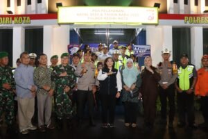 Kapolres Kediri Kota  Bersama Forkopimda Monitoring Pergantian Malam Tahun Baru dan Berikan Semangat di Pos Pam